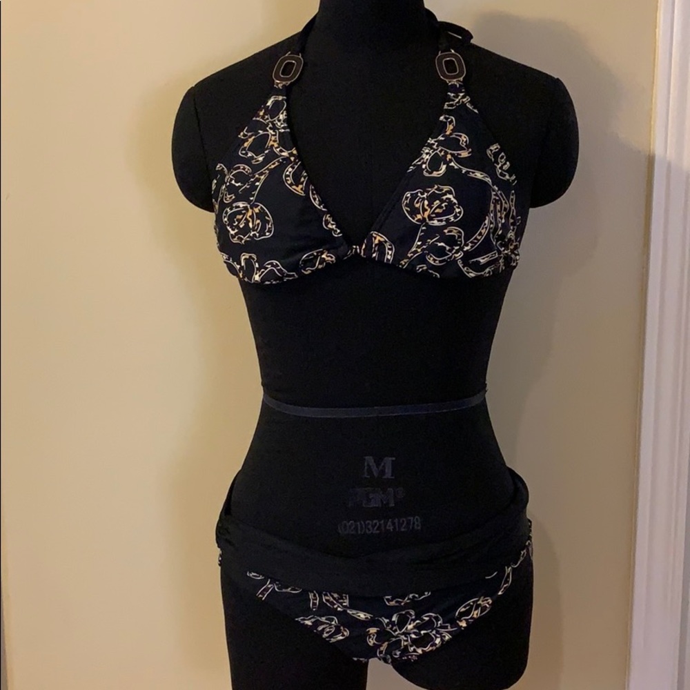 ⭐️3/$20⭐️ La Vie en Rose Bikini Set